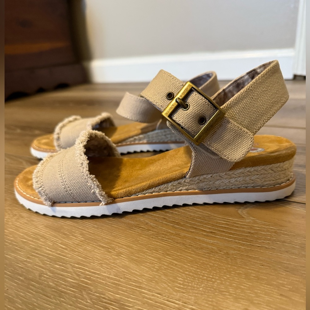 BOBS (by Skechers) Women’s sandals - Picture 2 of 5